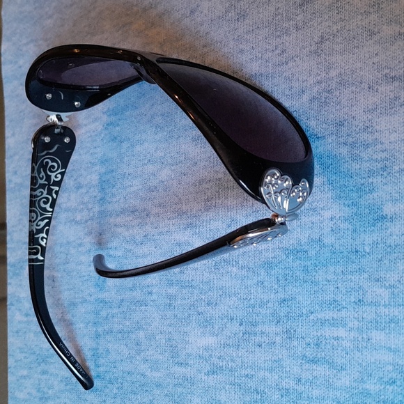 Sunglasses - Picture 3 of 6